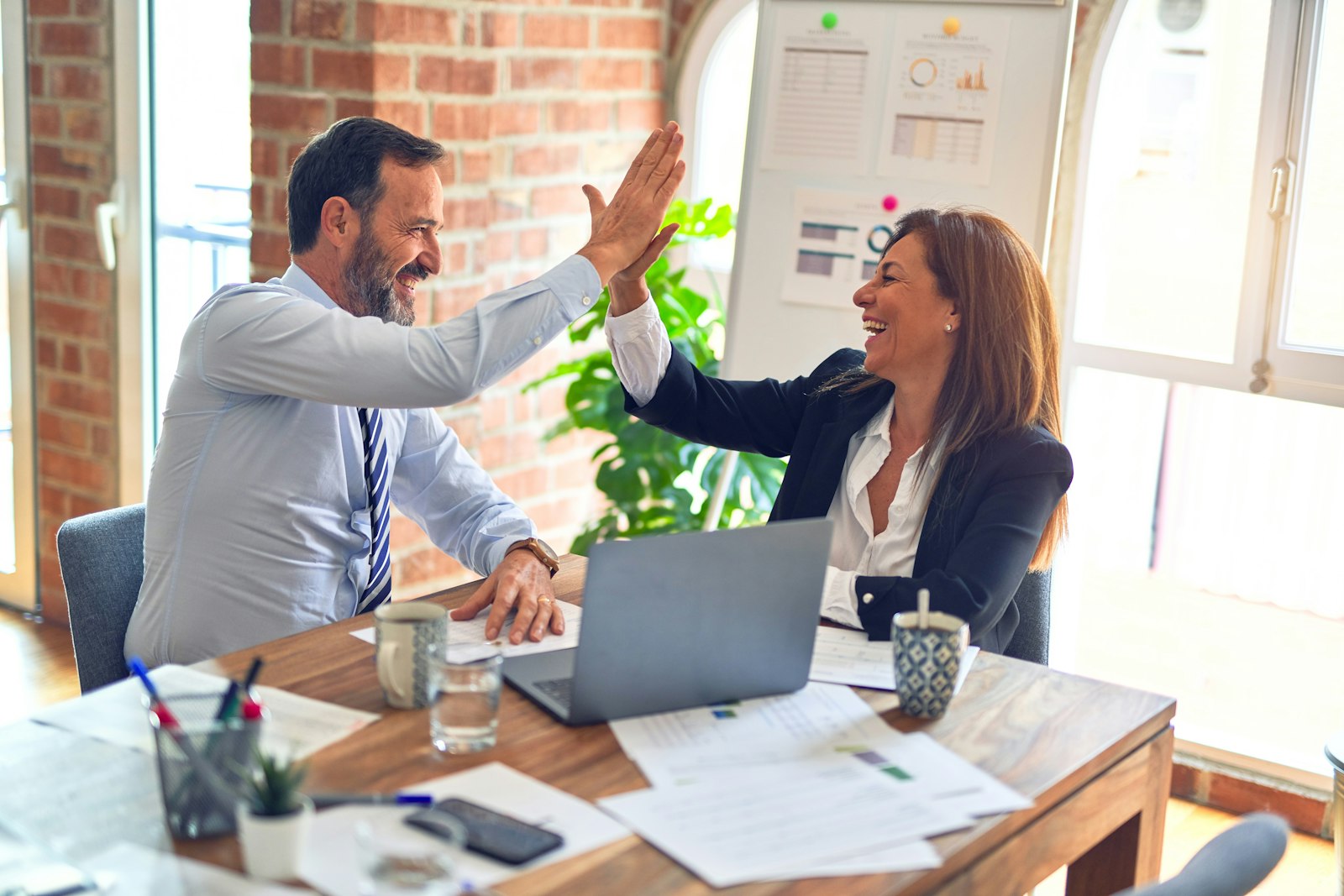 Poignée de main, relation de confiance entre dirigeants